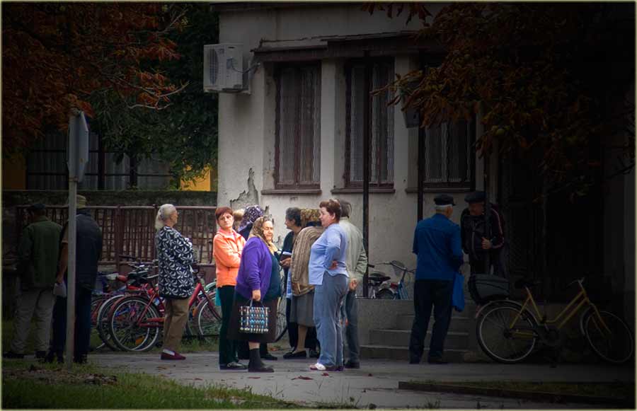 Divan žemski, a isprid pošte ...