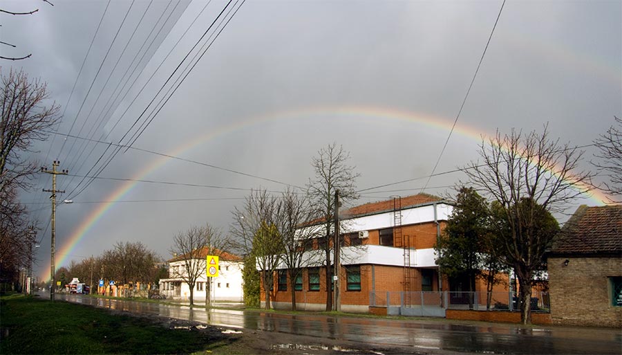 Duga u center Miloševa ...