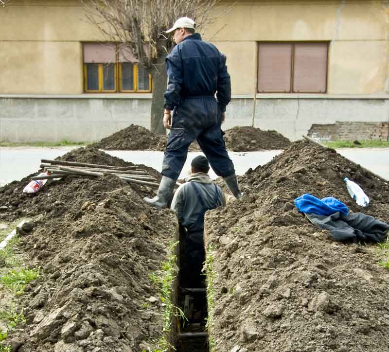 Radi se kanalizacija !!!