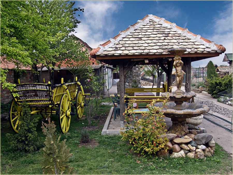 NajLepča NM ZOO avlija III ...