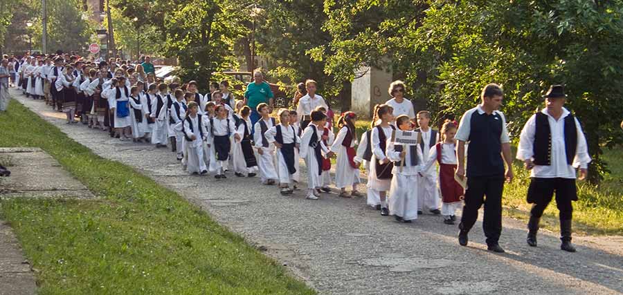 Smotra falklora II ...