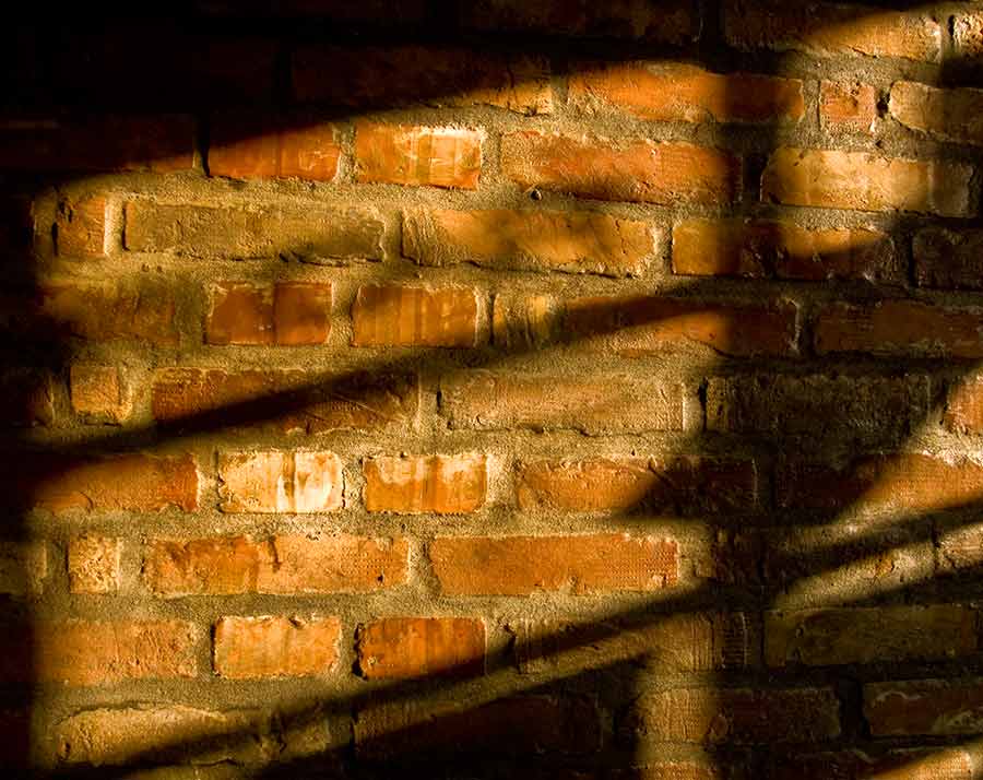 SoČim stišati bes, a oZid ...