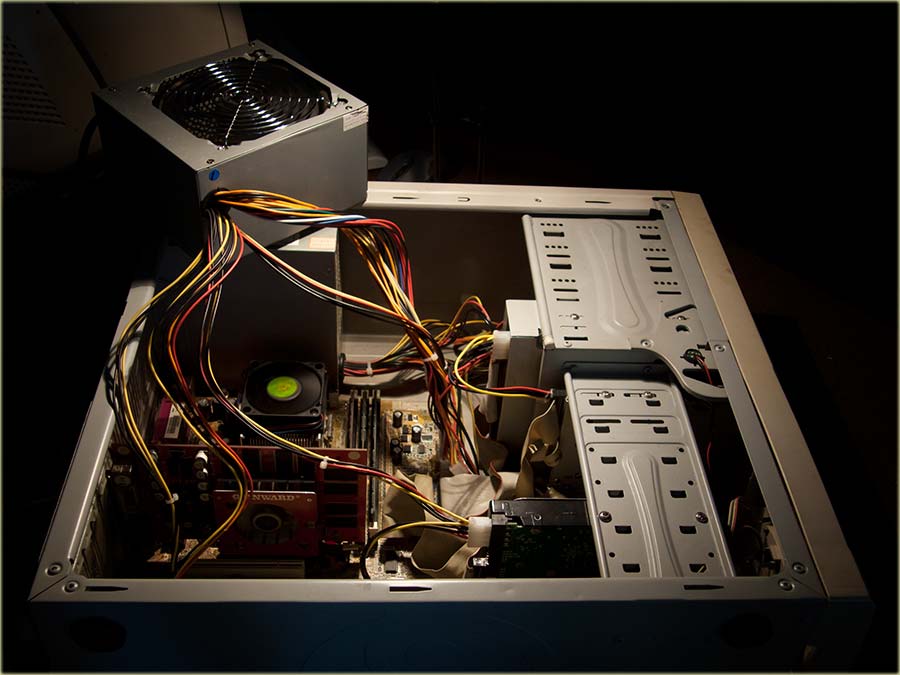 Ko je kriv za prašinu u kompijuter ?!?