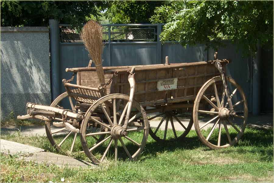 Na prodaju, krâtka, paorska kola !!!