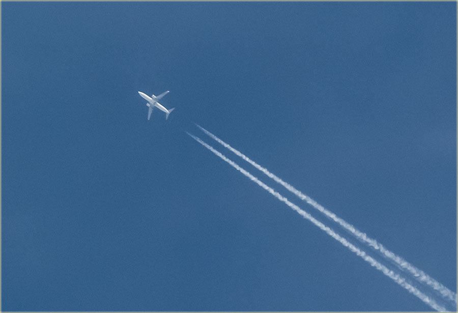 Sve češće, avijoni letidu iznad NM-a !!!