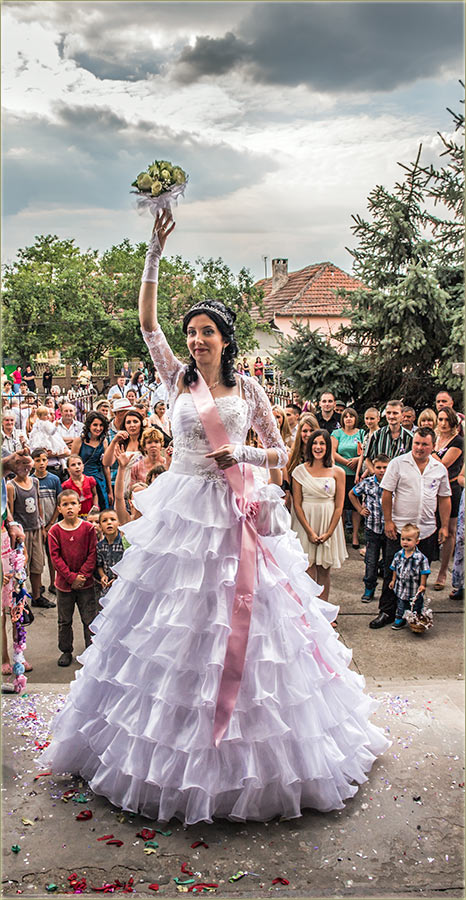 Svatovi - bacanje buketa !!!