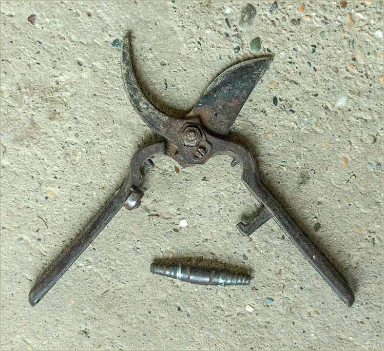 A feder na makaze za lozu, po starinski je ?