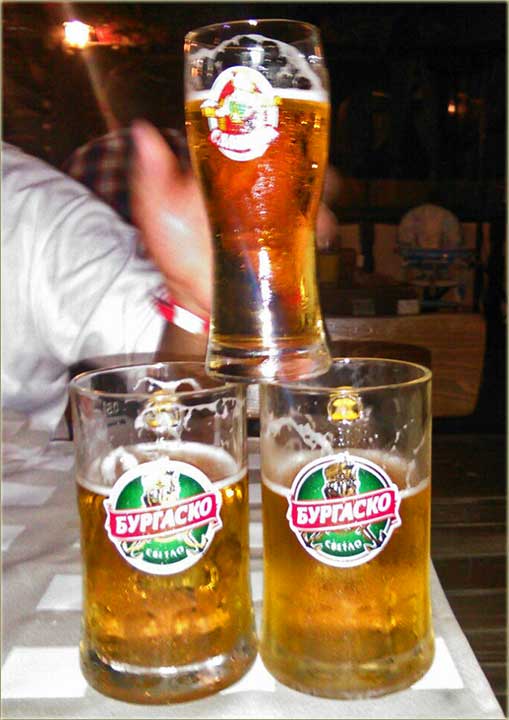 Naši falkloraši na Crno more...