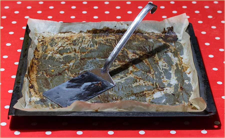 Pojeli bi i mastan papir !!!