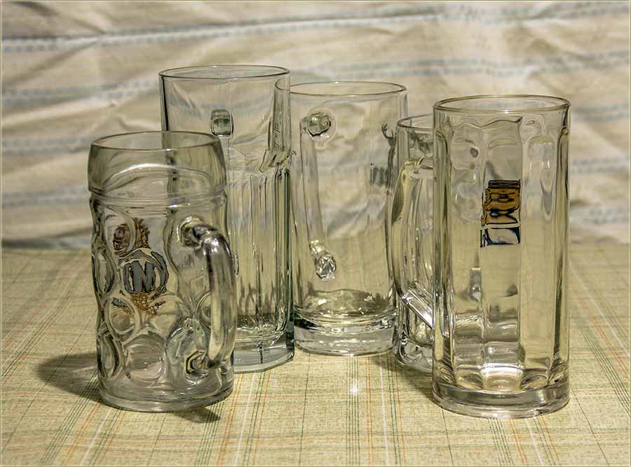 Strává od prazni, pivski krigli i čaša !!!