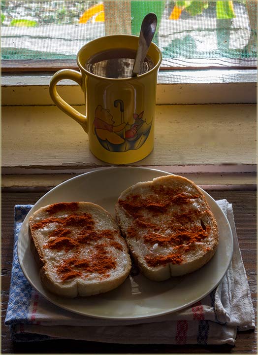 Fruštuk..., sMâšćom, paprikom, sôljom i lebom !!!