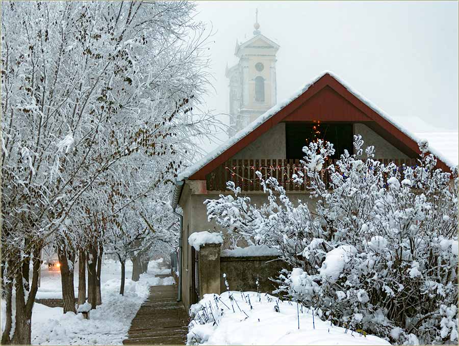 Srećan Božić, svim, onim koji ga danaske slavidu !