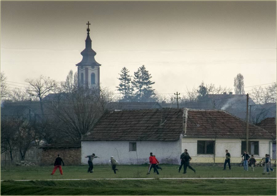 Nekadanja, fuzbalska pravila, na male golove...
