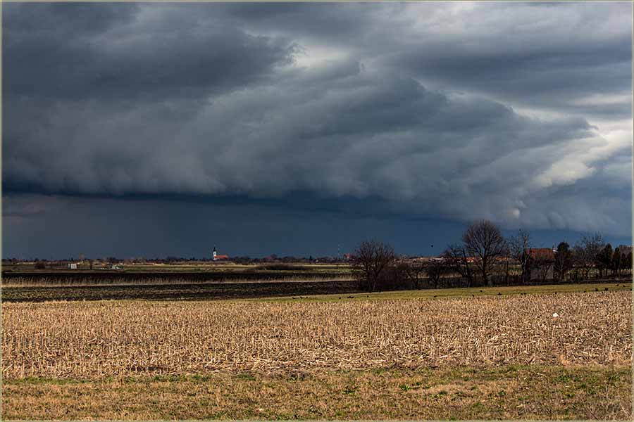 Panorama dugačkog oblaka, a nad atarom i selom !!!