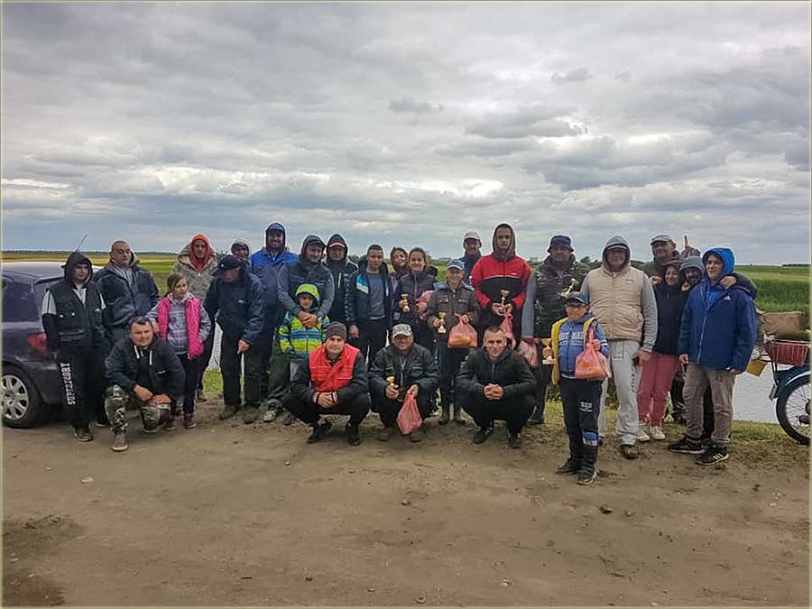 Takničenje u pecanje, sas udicom, a na plovak !!!