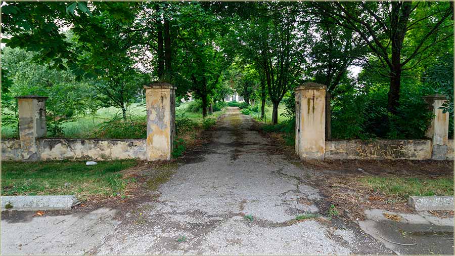 Kaštilj brez ograde i kapije I ?!?