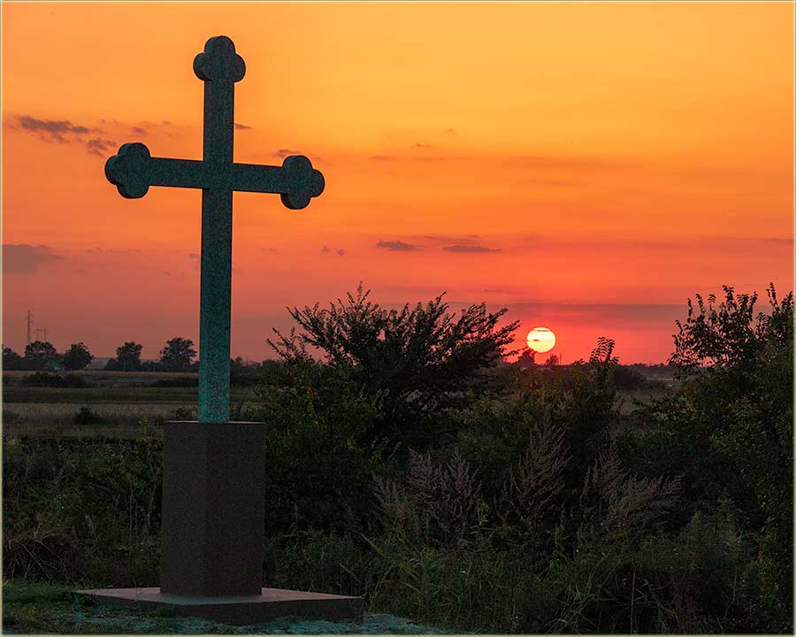 Nov ( stari... ) krst, a na zalazak Cûnca !!