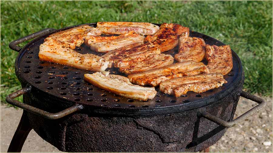 I meni je ruka, prvo oma poLetitla na slaninu !!!