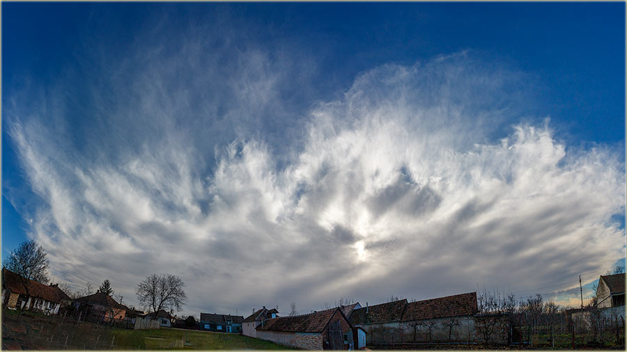 Do polak neba oblano, a od polak vedro !!!