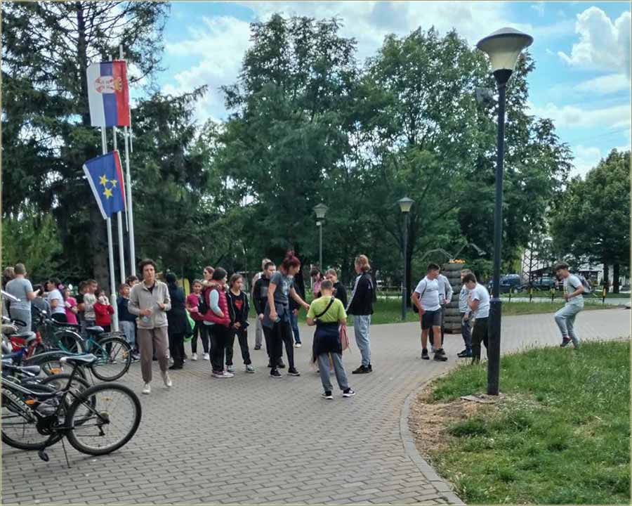 Novo Miloševo, je naNovo zavrnilo rukave 1/3 !!!