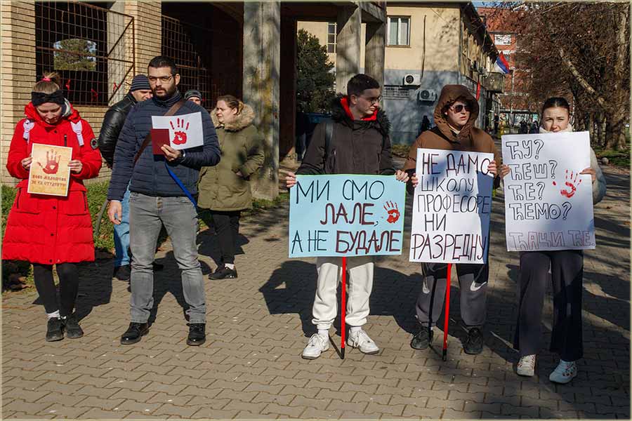 Trei protest, a kodNs u Miloevo ( video )...