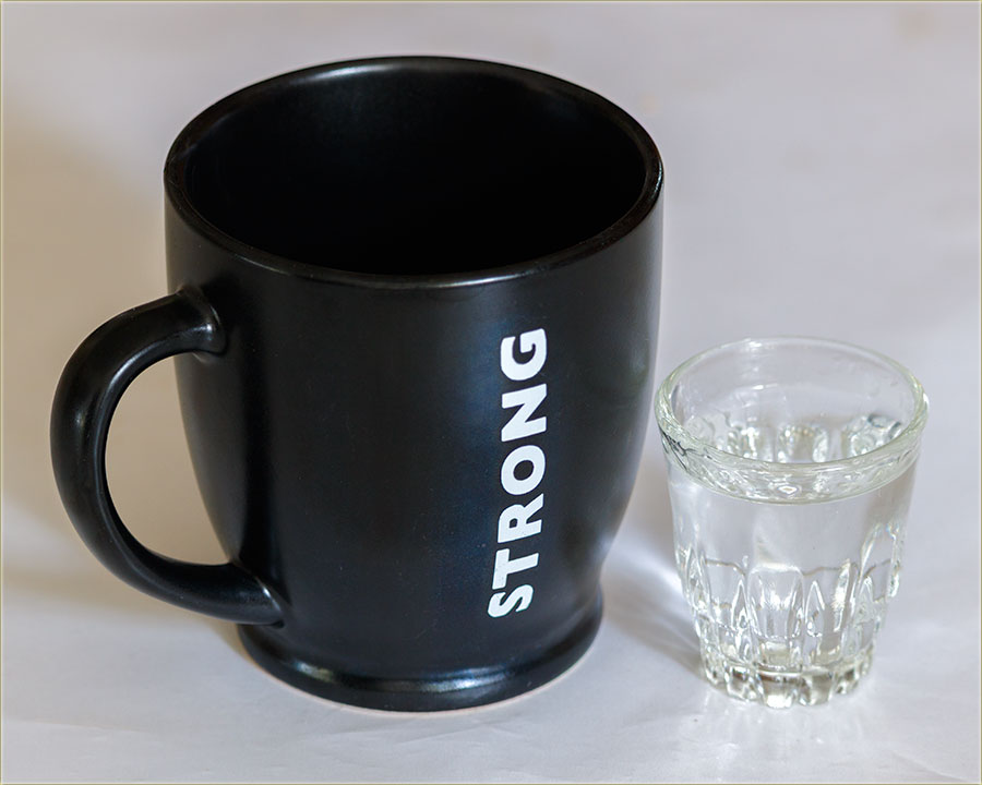 Bubni u kafu jednu rakiju..., da je razLadiš !!!