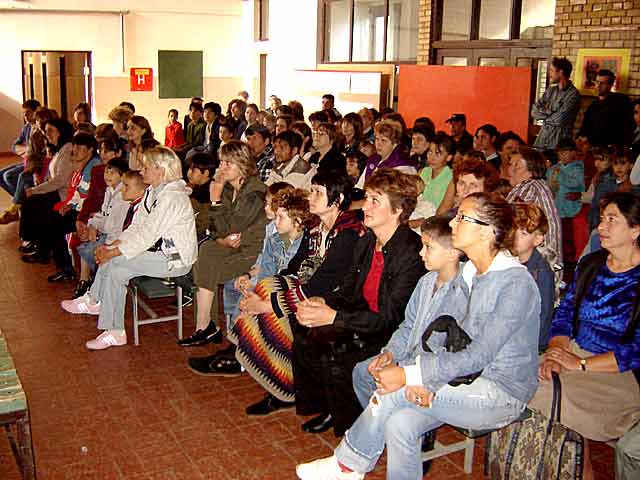 Đaci prvaci krenuli uŠkolu...