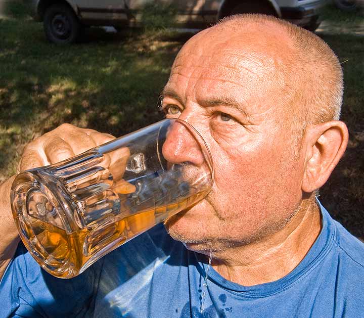 A šta radi glavni junak NM sajta ?