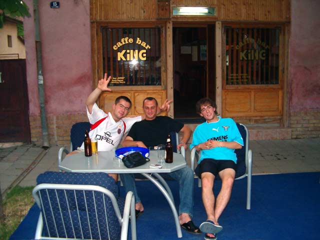 Kafiće i mladiće...