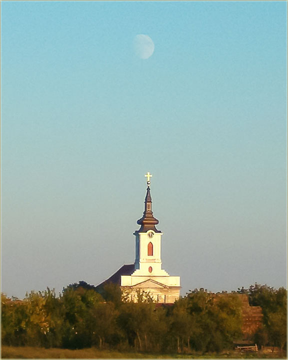 Karlovačka Crkva i Mesec...