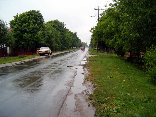 Jesenja kiša , a u junu...