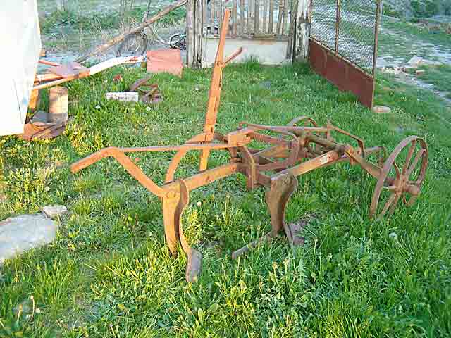 Konjski oraći plug...