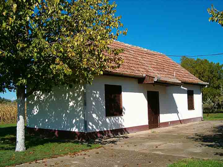 NM lovačka kućica ...