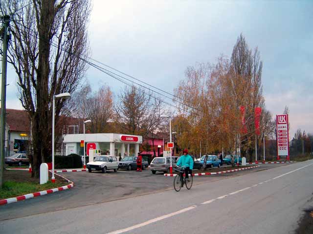 Cela bendzinska pumpa...