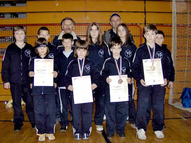 Karatisti i dalje rasturadu...