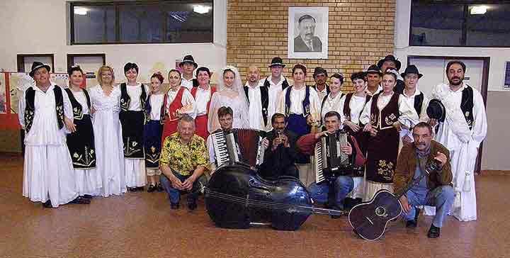 Veterani folkloraši na takničenje..