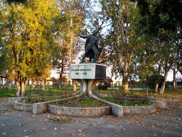 Prošo oktomber I...