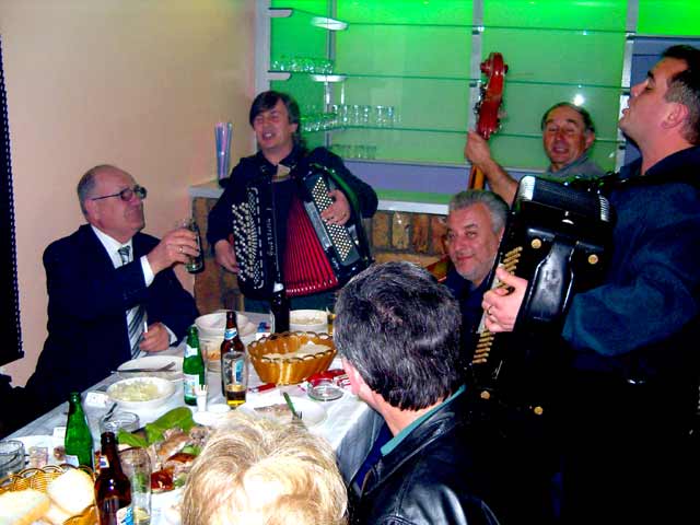 Svirci - Kaca, Žika Traper i ovaj dečko desno je Kikikinđan...